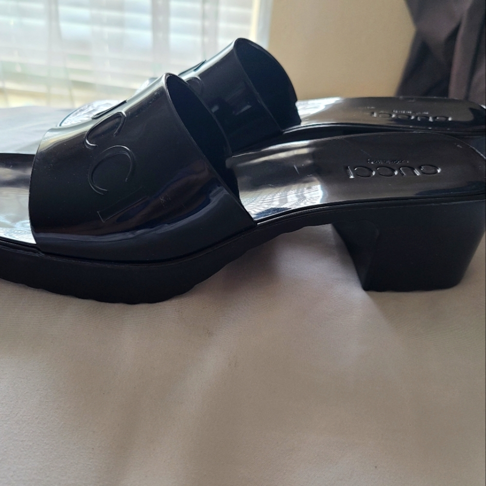 Sale of the day!🌡Gucci rubber Sandals